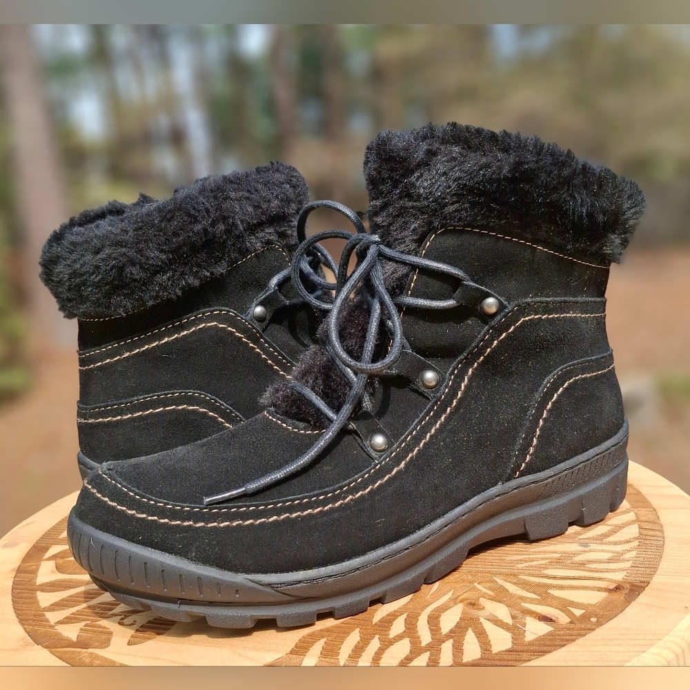 Baretraps Women's Deelya Black Suede Faux Fur Lining Water Resistant Boots 9.5